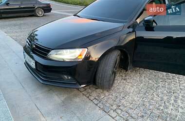 Седан Volkswagen Jetta 2015 в 