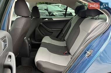 Седан Volkswagen Jetta 2016 в 