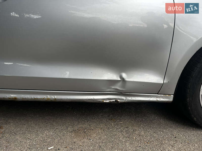 Седан Volkswagen Jetta 2010 в Харькове