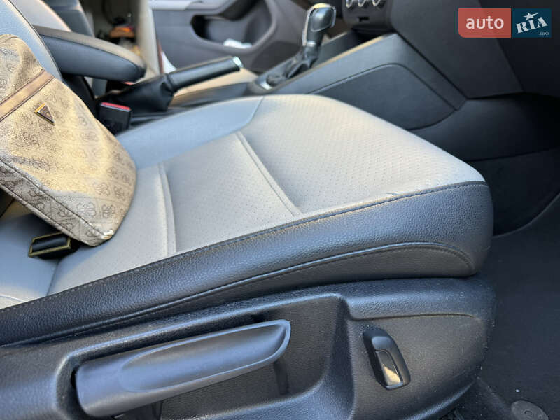 Седан Volkswagen Jetta 2013 в Києві