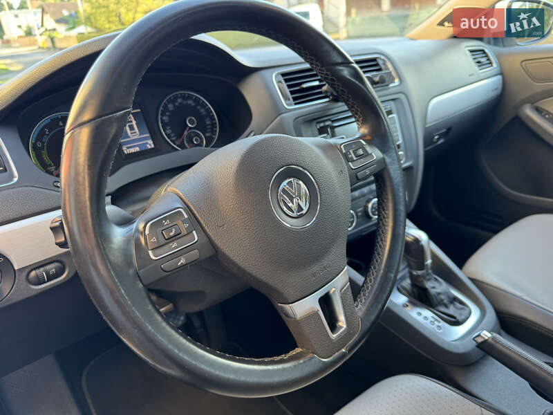 Седан Volkswagen Jetta 2013 в Києві
