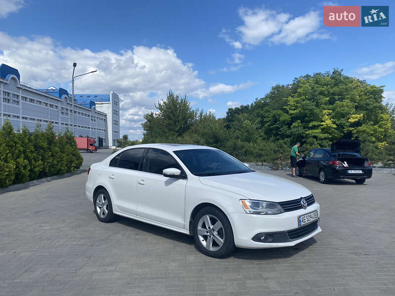 Седан Volkswagen Jetta 2012 в Днепре