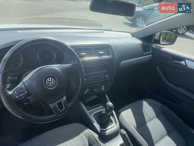 Седан Volkswagen Jetta 2012 в Днепре