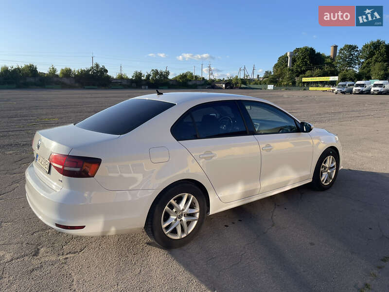 Седан Volkswagen Jetta 2016 в Рівному