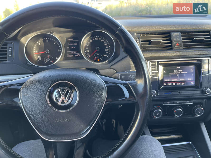 Седан Volkswagen Jetta 2016 в Рівному