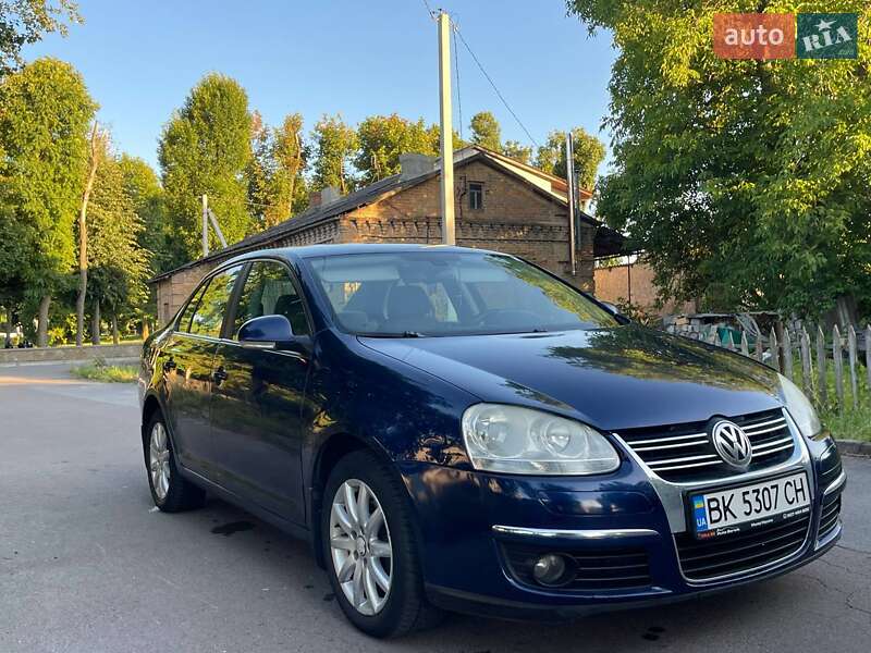 Седан Volkswagen Jetta 2008 в Ровно
