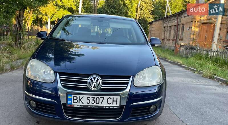 Седан Volkswagen Jetta 2008 в Ровно