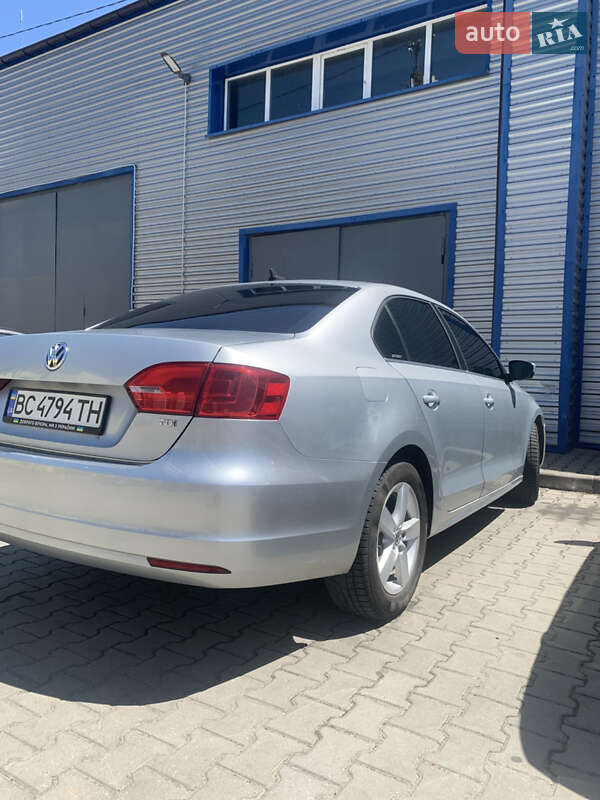 Volkswagen Jetta 2013
