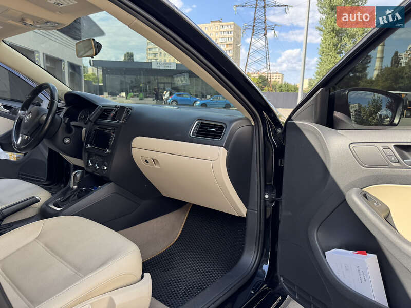 Седан Volkswagen Jetta 2012 в Киеве