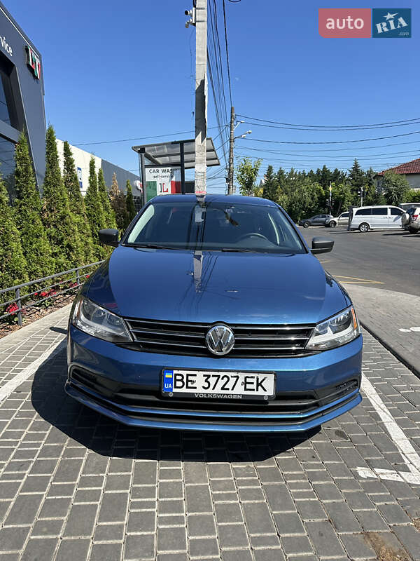Седан Volkswagen Jetta 2016 в 