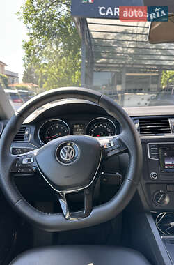 Седан Volkswagen Jetta 2016 в 