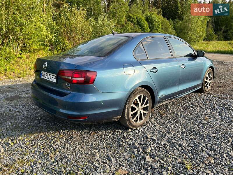 Седан Volkswagen Jetta 2016 в Львові