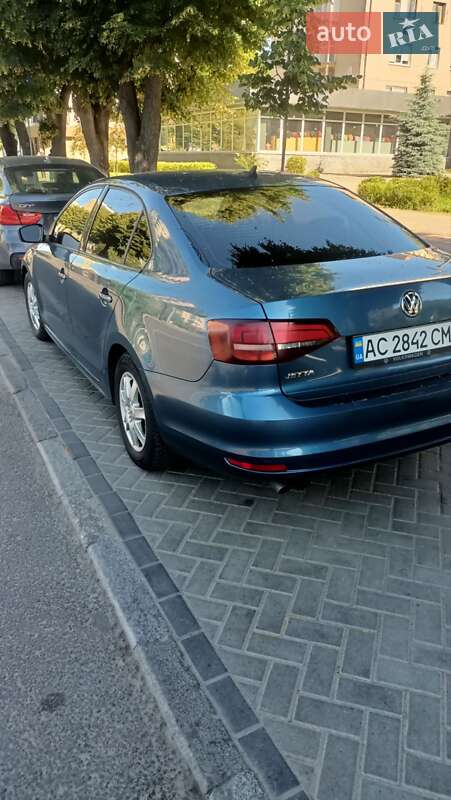 Седан Volkswagen Jetta 2015 в Луцке