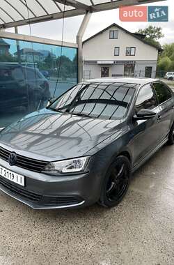 Седан Volkswagen Jetta 2013 в Ивано-Франковске