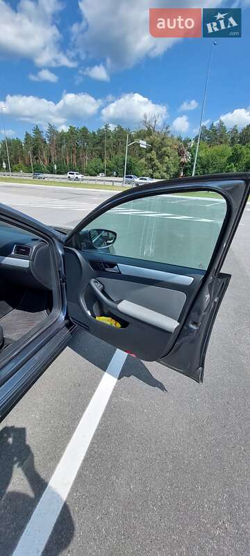 Седан Volkswagen Jetta 2013 в Киеве