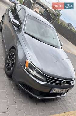 Седан Volkswagen Jetta 2012 в 
