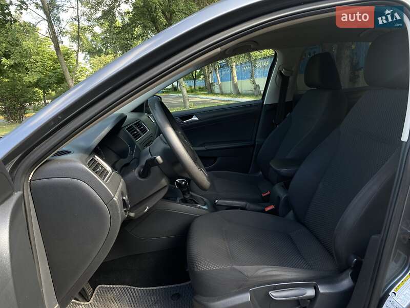Седан Volkswagen Jetta 2014 в Києві