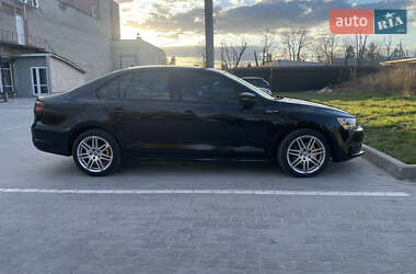 Седан Volkswagen Jetta 2012 в 