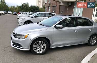 Седан Volkswagen Jetta 2015 в Львове
