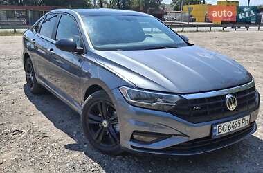 Седан Volkswagen Jetta 2018 в 