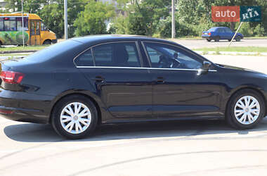 Седан Volkswagen Jetta 2017 в 