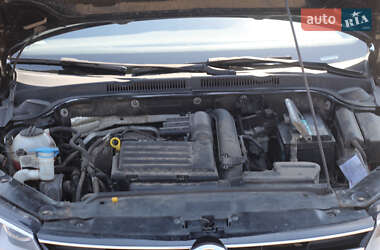 Седан Volkswagen Jetta 2017 в 
