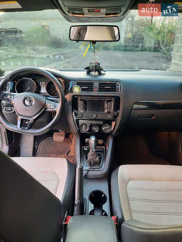 Седан Volkswagen Jetta 2015 в Кривом Роге