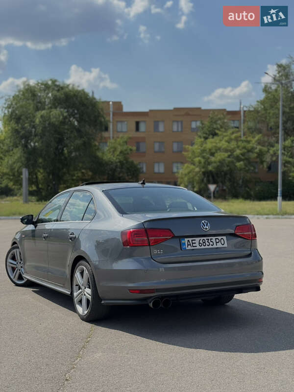 Седан Volkswagen Jetta 2017 в Днепре