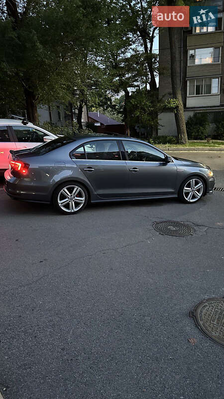 Седан Volkswagen Jetta 2017 в Днепре