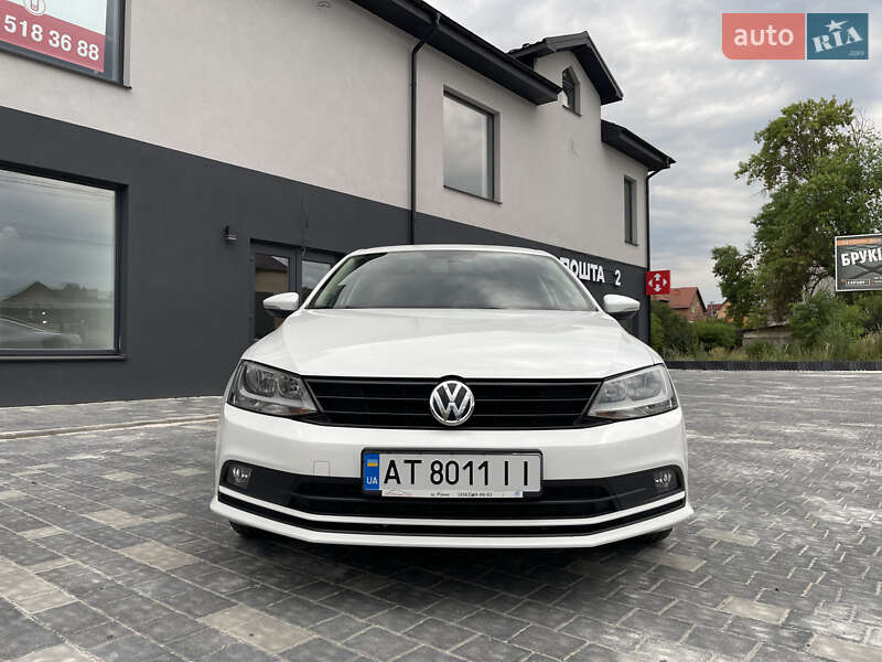 Седан Volkswagen Jetta 2016 в Ивано-Франковске