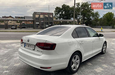 Седан Volkswagen Jetta 2016 в 