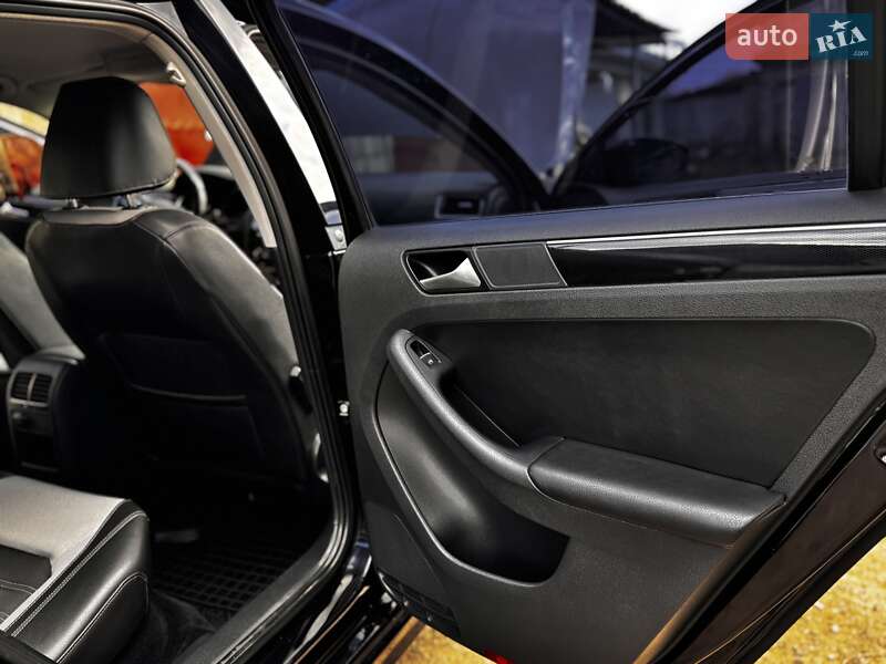 Седан Volkswagen Jetta 2016 в Дніпрі фото 19 Седан Volkswagen Jetta 2016 в Дніпрі