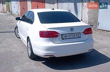 Седан Volkswagen Jetta 2013 в 