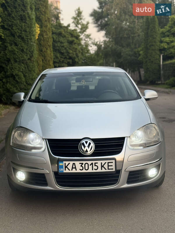Седан Volkswagen Jetta 2006 в Киеве