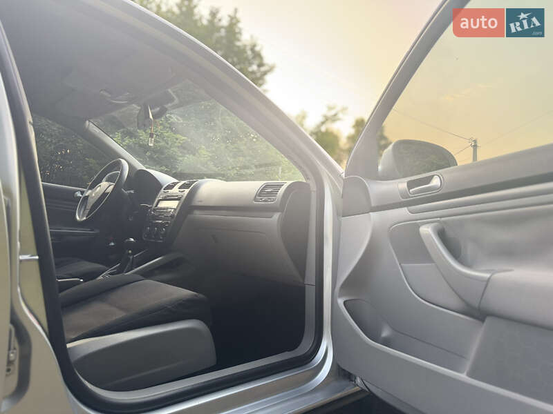 Седан Volkswagen Jetta 2006 в Киеве