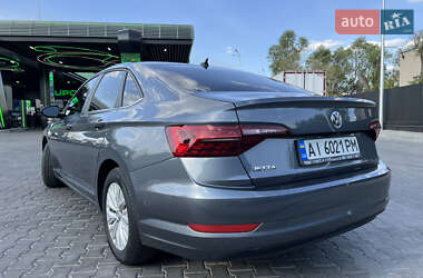 Седан Volkswagen Jetta 2019 в 