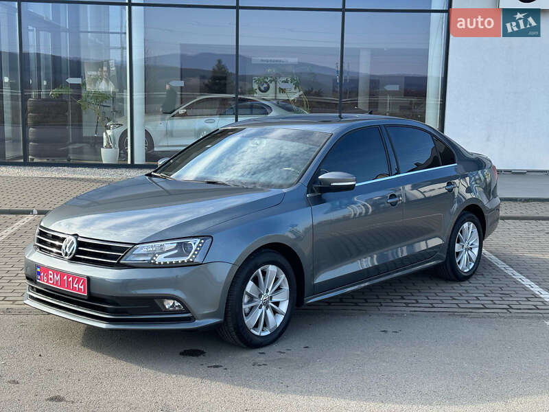 Седан Volkswagen Jetta 2016 в Ужгороде