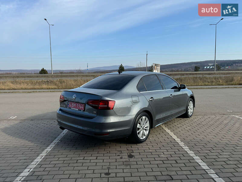 Седан Volkswagen Jetta 2016 в Ужгороде