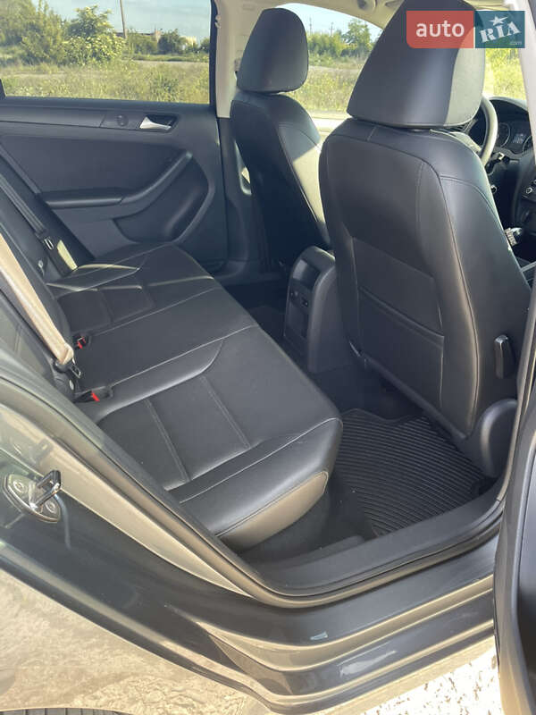 Седан Volkswagen Jetta 2013 в Подільську
