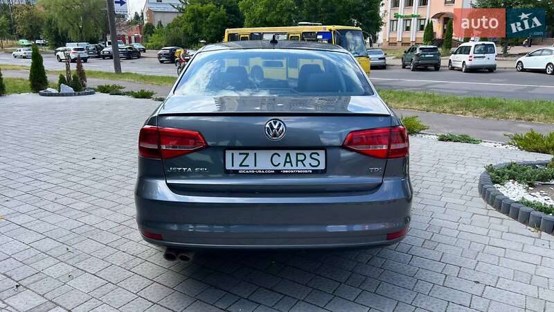 Седан Volkswagen Jetta 2015 в Львове