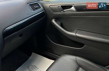 Седан Volkswagen Jetta 2015 в 