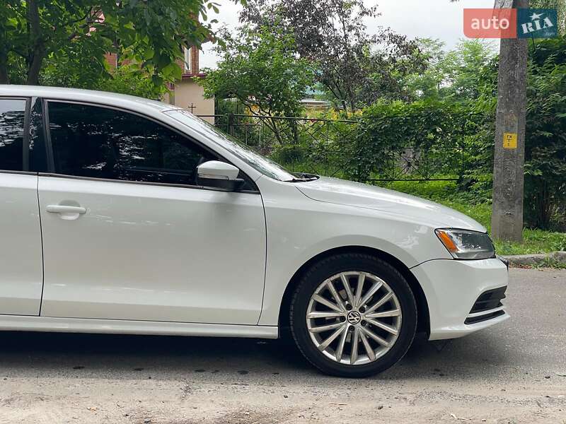 Седан Volkswagen Jetta 2016 в Киеве