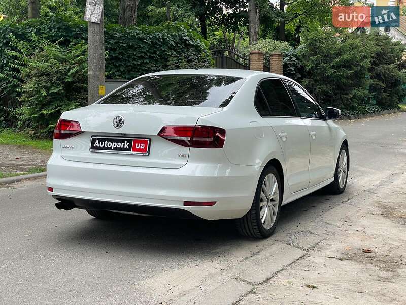 Седан Volkswagen Jetta 2016 в Киеве