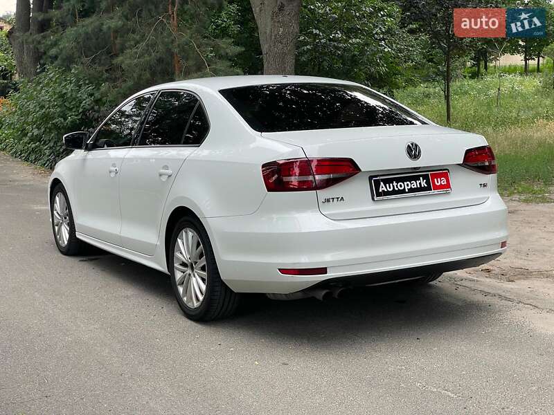 Седан Volkswagen Jetta 2016 в Киеве