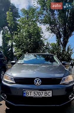 Седан Volkswagen Jetta 2012 в 
