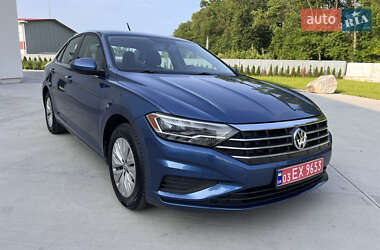 Седан Volkswagen Jetta 2019 в Луцке