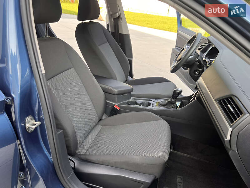 Седан Volkswagen Jetta 2019 в Луцке