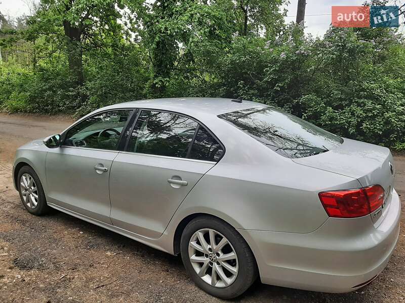 Седан Volkswagen Jetta 2013 в Киеве