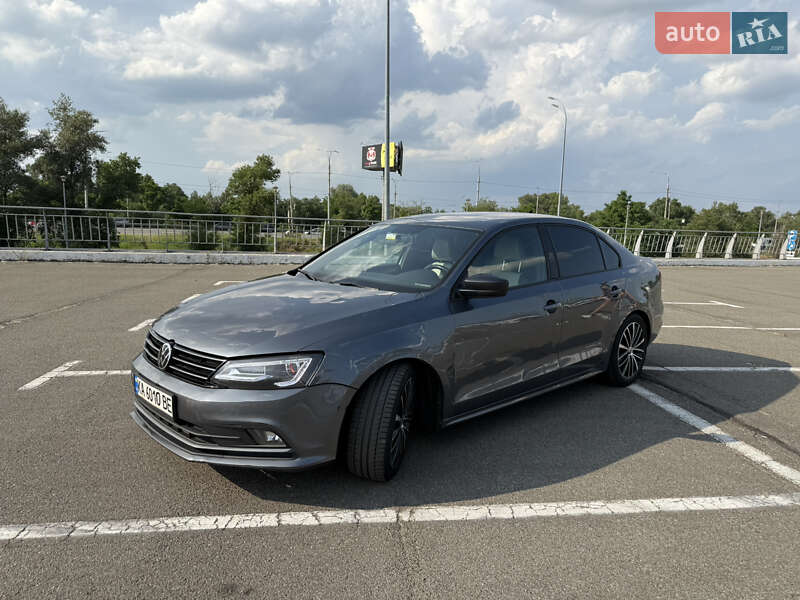 Седан Volkswagen Jetta 2015 в Киеве