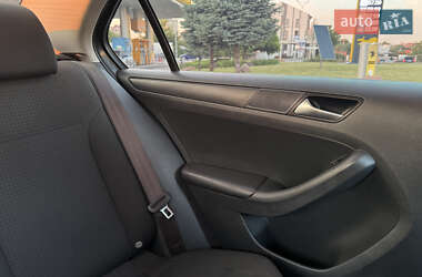 Седан Volkswagen Jetta 2016 в 